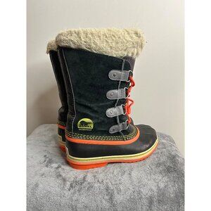 Sorel  Youth Size 5 Joan of Arctic Winter Boot Black and Red Snow Winter outdoor
